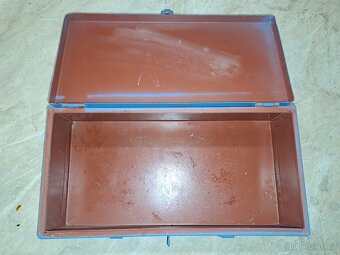 Plechová uzamykací krabička na nářadí - 2