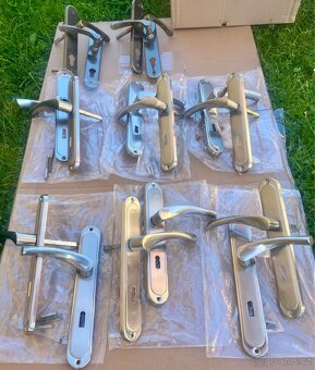 Bytové kliky se štitkem - 2