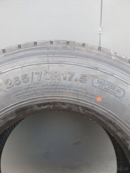 Pneu 265 / 70 R17,5 Přední vodící pneu. - 2