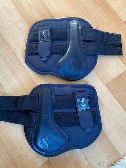 Chrániče Eskadron - 2