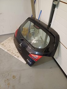 Mitsubishi colt r.v.04-09 - 2