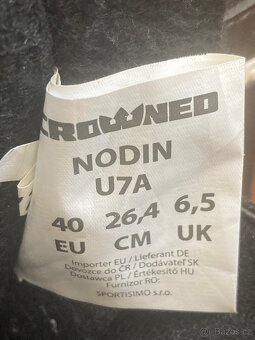 Chlapecké brusle vel.40 - 2