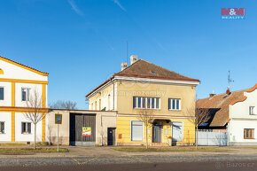 Prodej rodinného domu,352 m²,Dašice,ul. náměstí T.G.Masaryka - 2