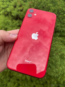 iPhone 11 64Gb v hezkém stavu, červený - 2