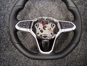 Volkswagen - nový volant, DSG, perfor kůže, multi., výhřev - 2