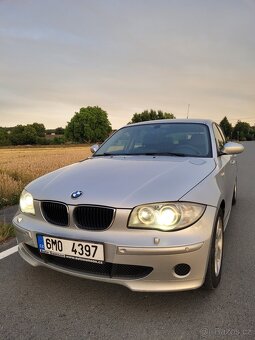 Nadčasová stříbrná kráska BMW 118D hledá svůj nový domov - 2