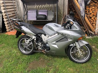 Honda VFR800 VTEC - 2