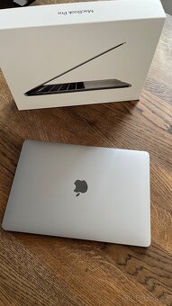 MacBook Pro 13, r. 2017 - 2