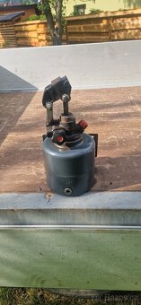 Ruční jednočinné hydraulické čerpadlo. - 2