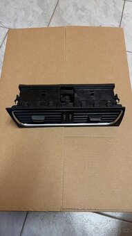 MŘÍŽKA PŘÍVODU VZDUCHU AUDI A4 B8 8T1820951 - 2