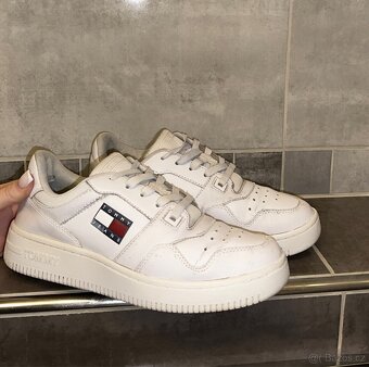 Dámské tenisky Tommy Jeans 39 - 2
