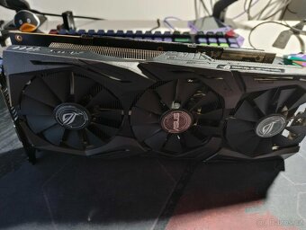 Rx580 8gb spíše nefunkční - 2