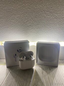 Airpods 4 generace - 2
