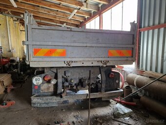 Nákladní automobil -sklápěč - 2