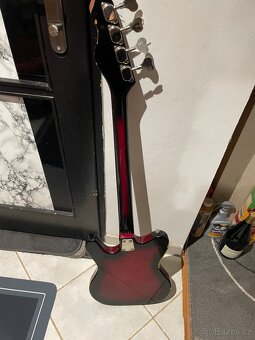 Jolana Iris baskytarista - 2