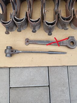 Lešení,lešenářské žabky,žabky,trubkové lešení,ráčna. - 2