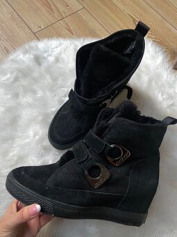 Dámské zimní kotníkové boty Dkny vel. 40 - 2