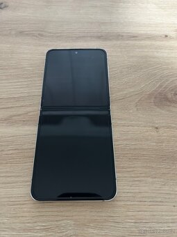 Samsung Galaxy Z Flip5 256Gb,záruka - 2
