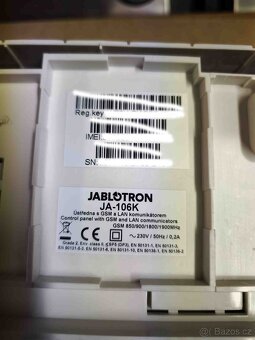 Zabezpečovací ústředna JABLOTRON JA-106K - 2