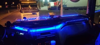 Odkládací stolek Daf - 2