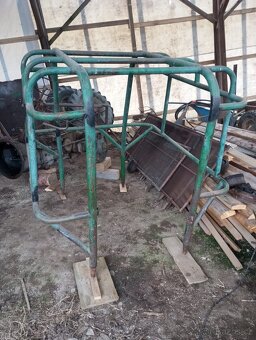 Lesácký rám Zetor super - 2