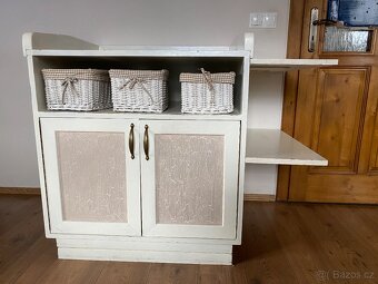 Přebalovací pult - 2