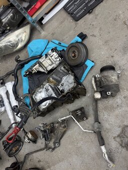 M47d20 díly z motoru - 2