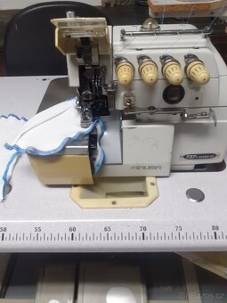 Šicí stroj 4 nitný overlock - 2