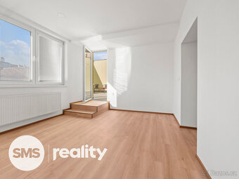 Pronájem nově zrekonstruovaného bytu 2+kk (50 m² + terasa 25 - 2