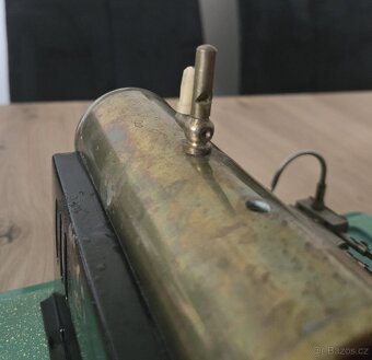 Starožitný model parního stroje - 2