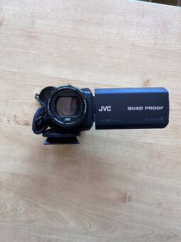Videokamera JVC Everio R - 2