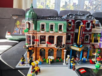 Lego modular set 10297, 10278, 10312 - 2
