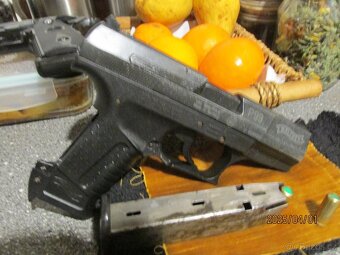 Prodám plynový Walther-UMAREX P99-9mm - 2
