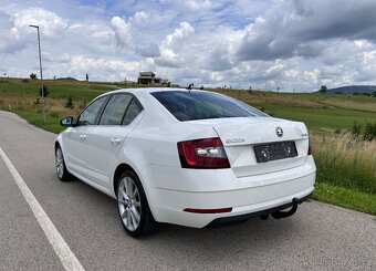 Skoda Octavia 2.0 TDI DSG Style - 2