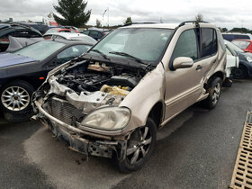 Mercedes-Benz ML 270CDI 400CDI 320i a 430i -díly z vozů - 2