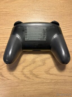 Nintendo Switch Pro Controller - 2