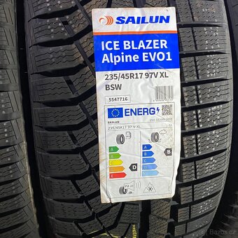 NOVÉ Zimní pneu 235/45 R17 97V XL Sailun - 2