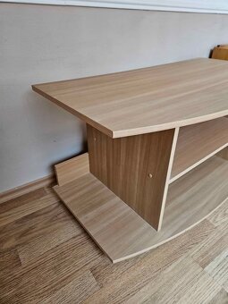 Pojízdný TV stolek - 2