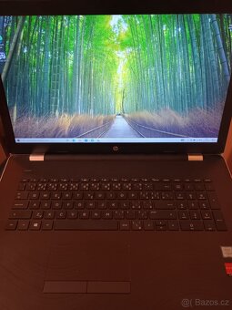 Notebook HP 17palcový s 2gb externí grafikou - 2