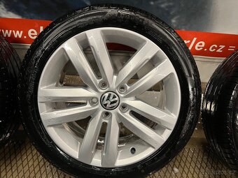 Originální kola Volkswagen R17 + zánovní Pirelli 225/45/17 - 2