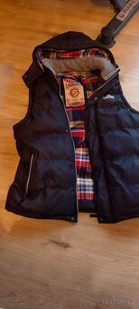 Vesta s kapucí černá - 2