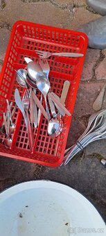 Všehochuť,úklid garáže - 2