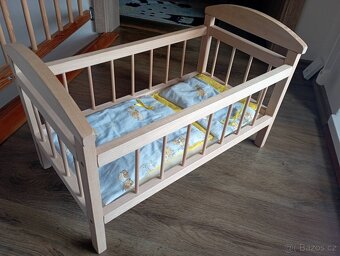 Dřevěná postýlka pro panenky - 2