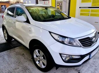 Prodáme Kia Sportage Wagon 2.0 CRDi 4X4 AWD - 2