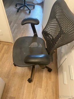 Herman miller mirra 9000 - 2