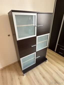 Černá skříň - 2
