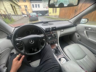 Prodám Mercedes-Benz C220 CDI (r. 2004) – 33.000 Kč - 2