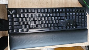 Razer Black Widow V4 Pro Green Switch US - 2