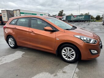 Prodám Hyundai i30 combi 1.6 - 88kw DOHC Benzin KM 71000 - 2