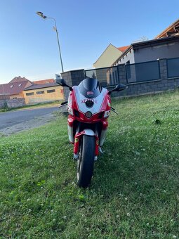 Ducati 999 - 2
